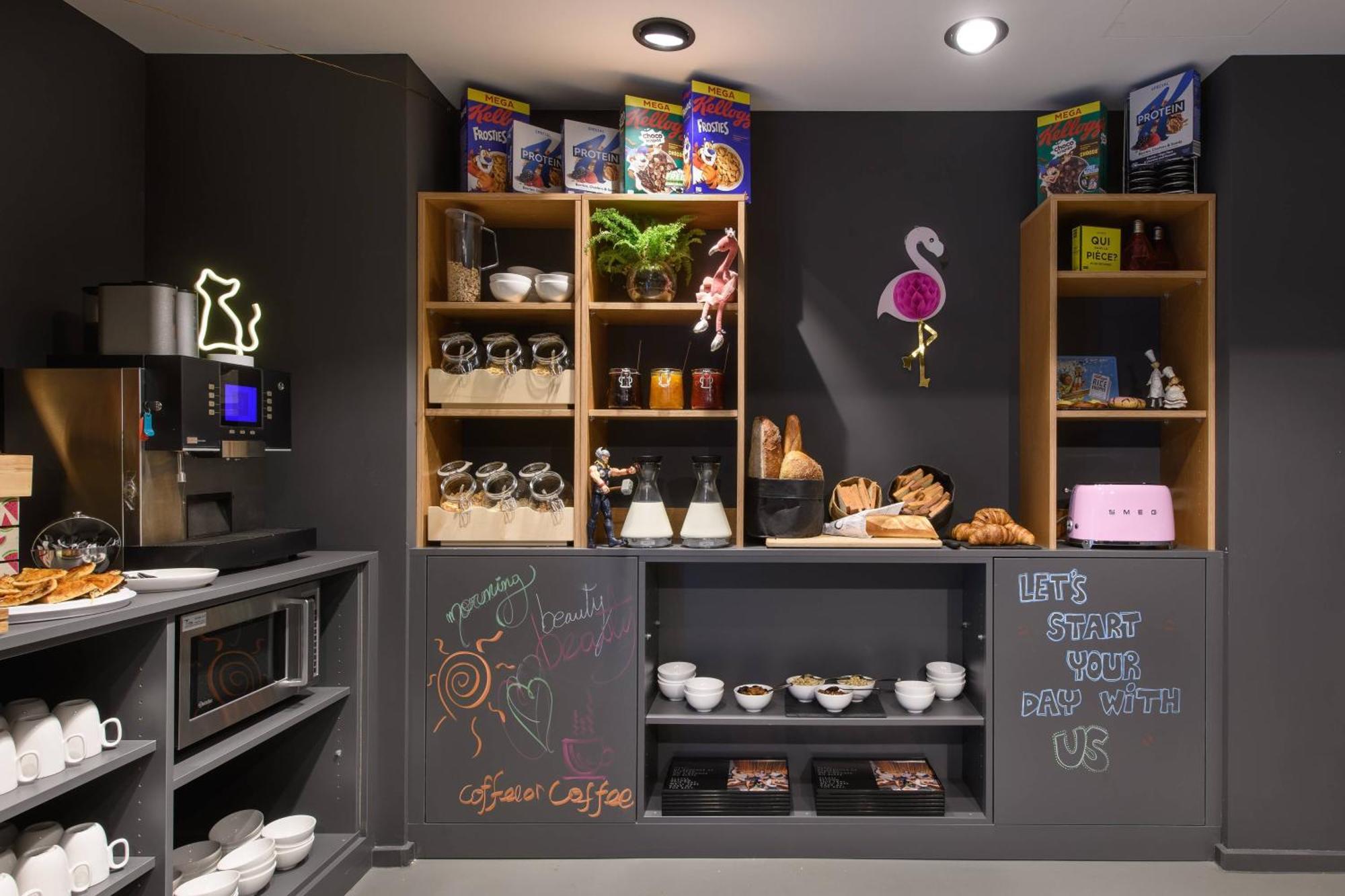 Moxy Hotel 3*